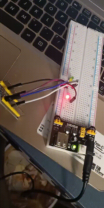5d1e8b4b465d4cabbfd2e8e395b8be23.gif