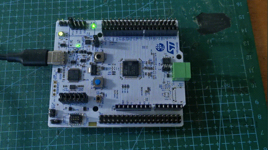 LED1闪烁（500ms）.gif